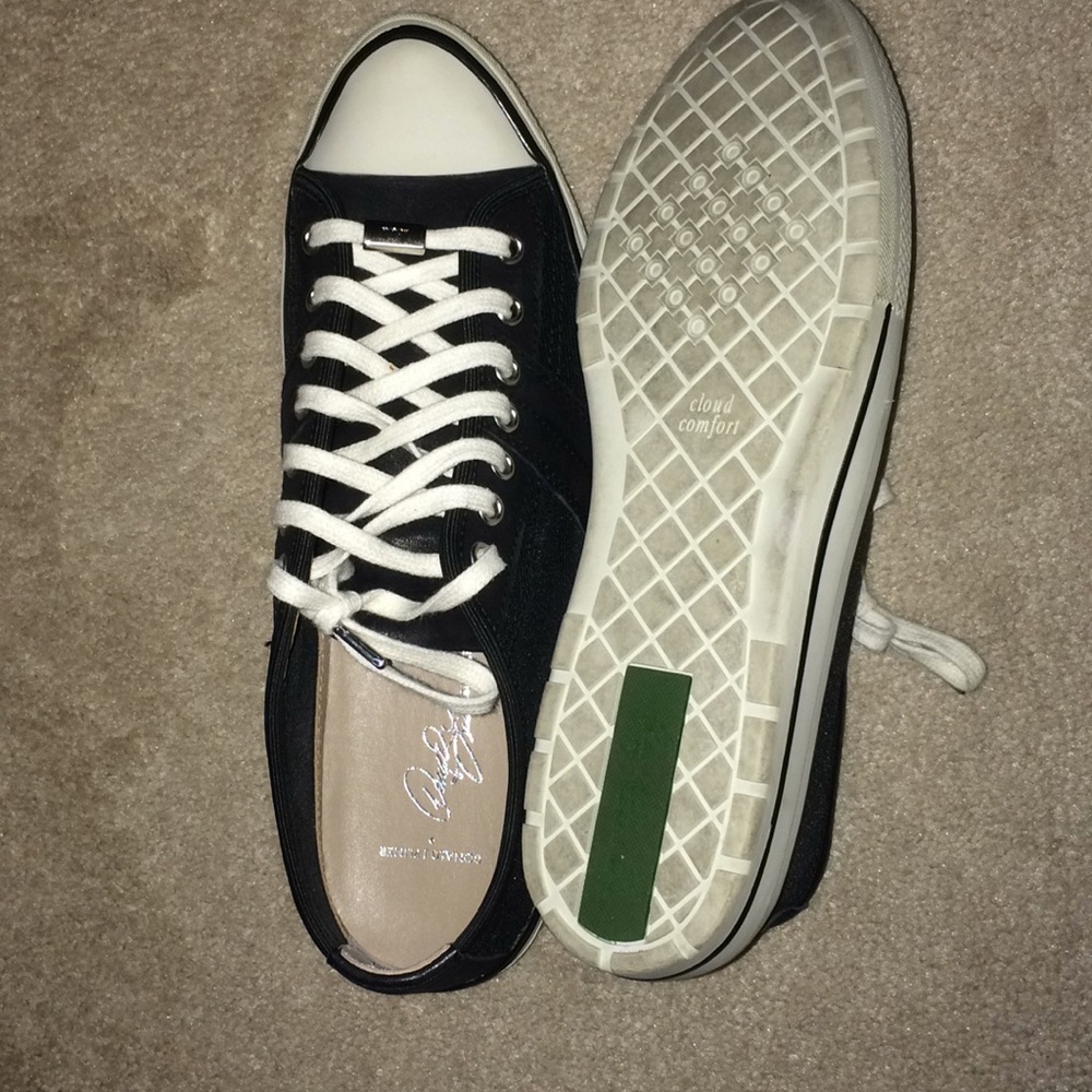 Donald J Pliner UMEKO-2 A/City Sneaker - Picture 3 of 5